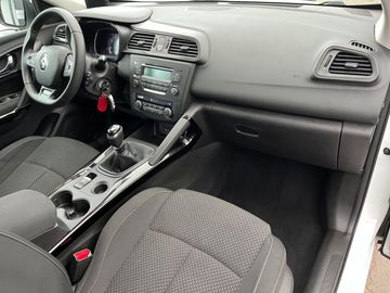 Car image 12