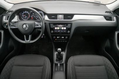 Car image 8