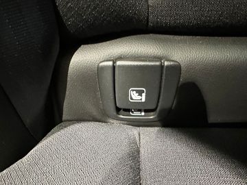 Car image 37