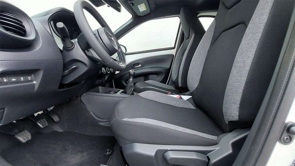 Toyota Aygo X 1.0 53 kW image number 8