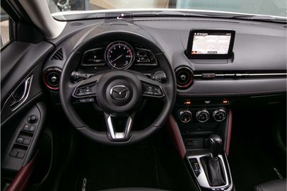 Car image 14