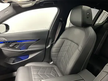 Car image 42