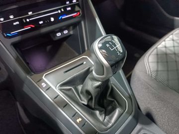 Car image 33