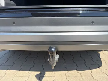 Car image 32