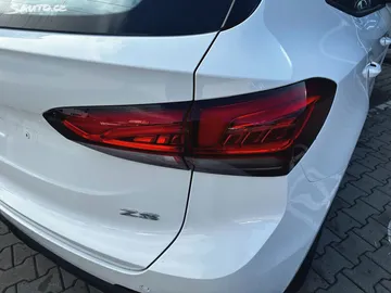Car image 37