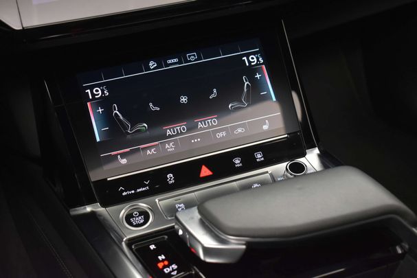 Audi e-tron 55 quattro S-line Sportback 300 kW image number 22