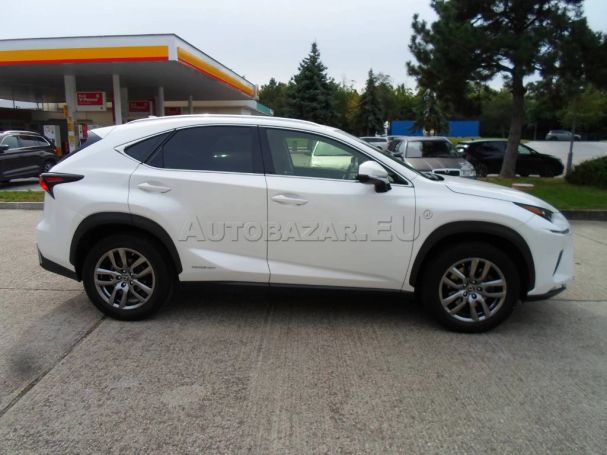 Lexus NX 300 H 145 kW image number 2