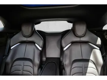 Car image 32