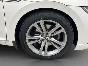 Car image 34