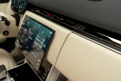 Car image 40