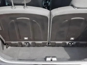 Car image 29