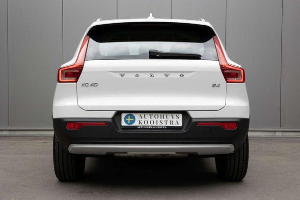 Volvo XC40 B4 Momentum 145 kW image number 6