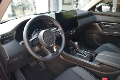 Car image 27