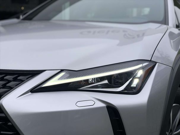 Lexus UX 300e 150 kW image number 5