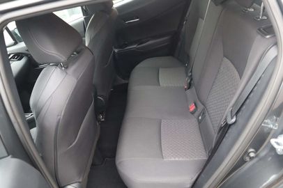 Car image 15