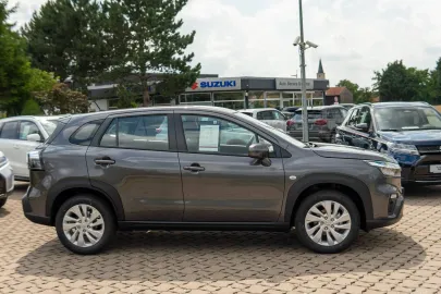Car image 3