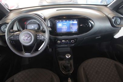 Car image 9