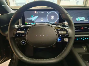 Car image 27