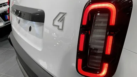 Car image 22