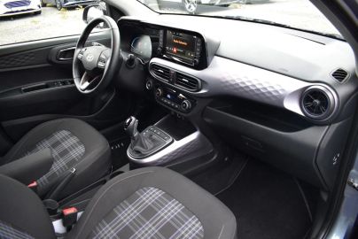 Car image 11