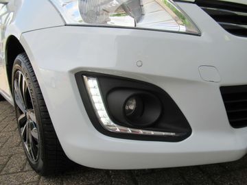 Car image 23