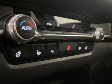 Car image 36