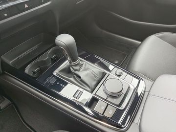 Car image 16