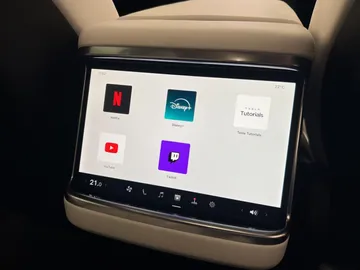 Car image 38