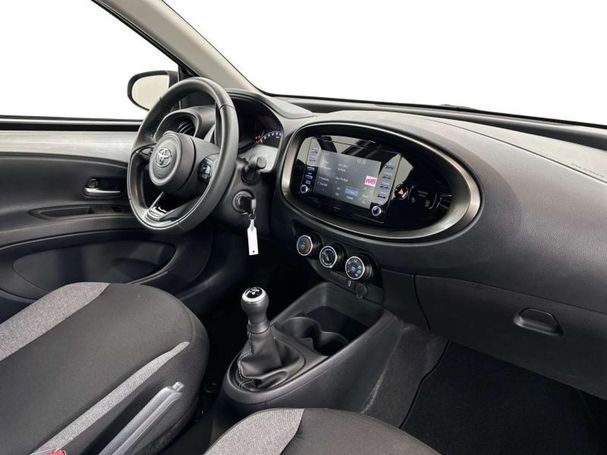 Toyota Aygo X 53 kW image number 8