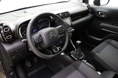 Car image 30