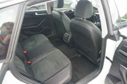 Car image 31