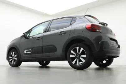 Car image 30