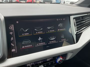 Car image 30