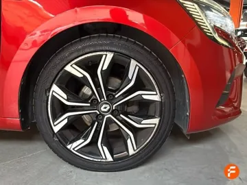 Car image 32