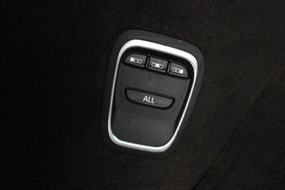 Car image 38