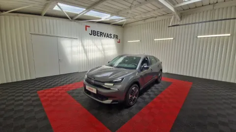 Car image 32
