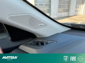 Car image 29