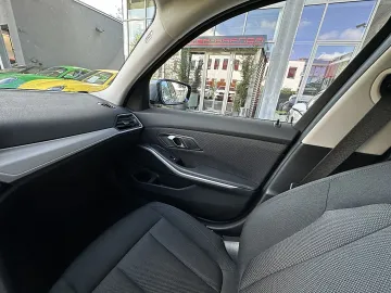 Car image 33