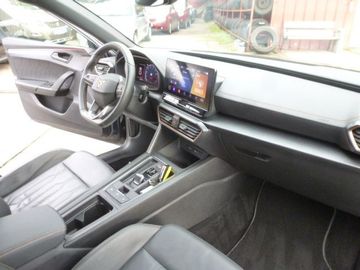 Car image 32