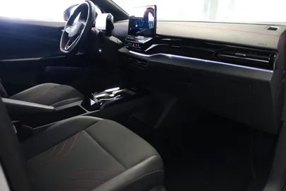Car image 38