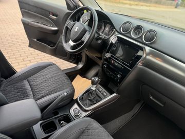 Car image 14