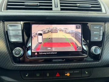 Car image 28
