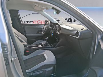 Car image 15