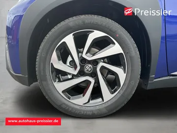 Car image 21