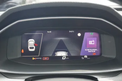 Car image 29