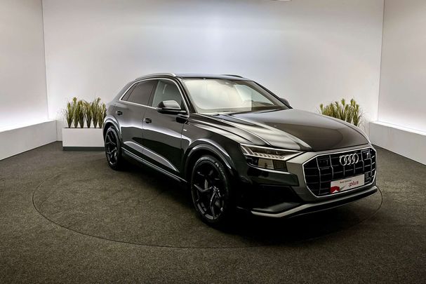 Audi Q8 55 TFSIe quattro 280 kW image number 6