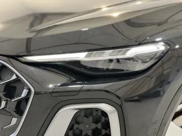 Car image 40