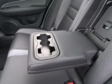 Car image 48
