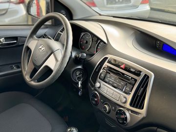 Car image 10