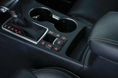 Car image 24